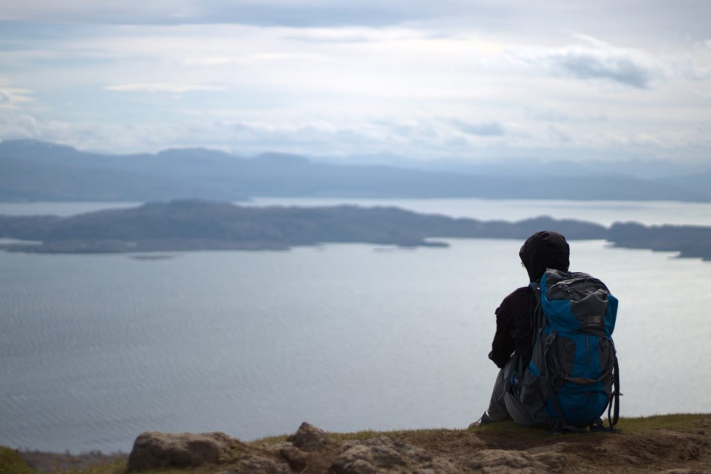 Joli point de vue de l'île de Skye lors de la randonnée du Quiraing